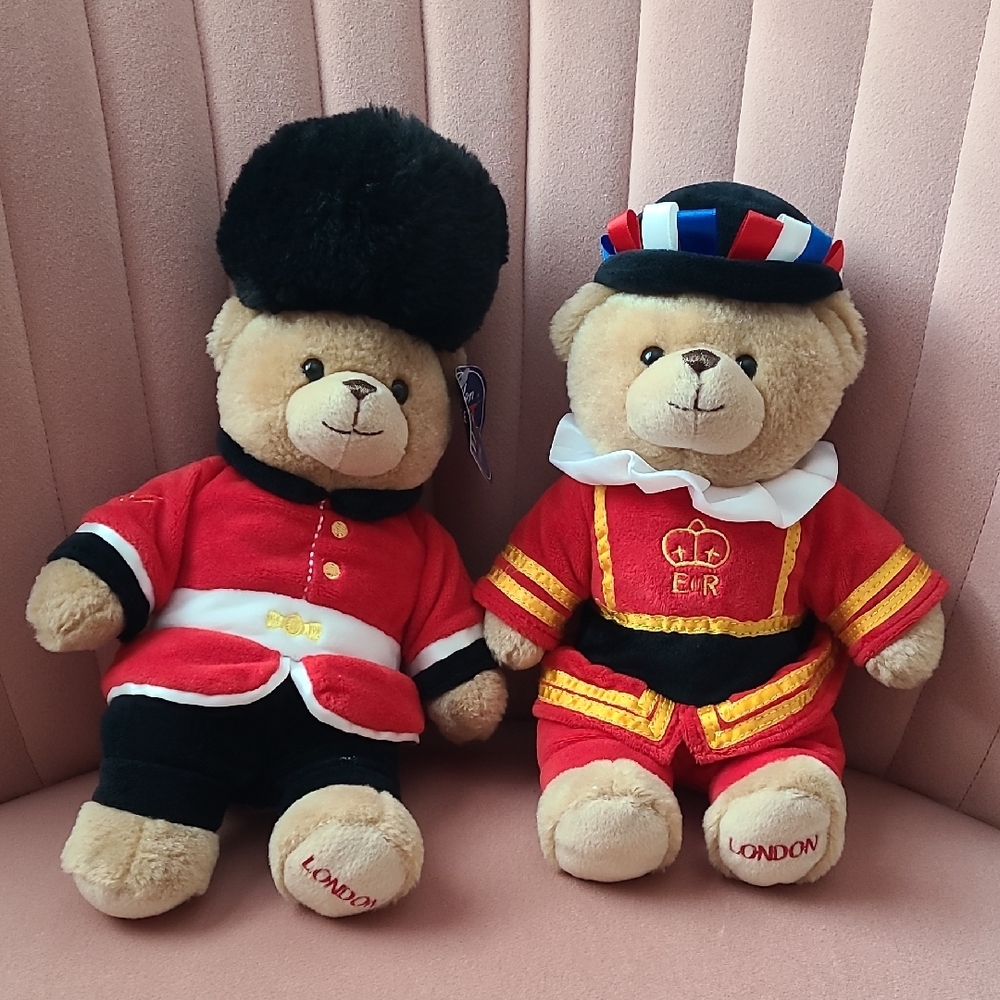 Plush London Beefeater & Guard Teddy Set - Red, Black